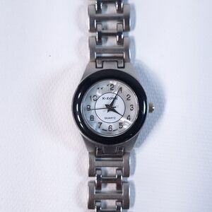 X-Zone Vintage Silver Tone Black Bezel Women's Quartz Watch, New Battery